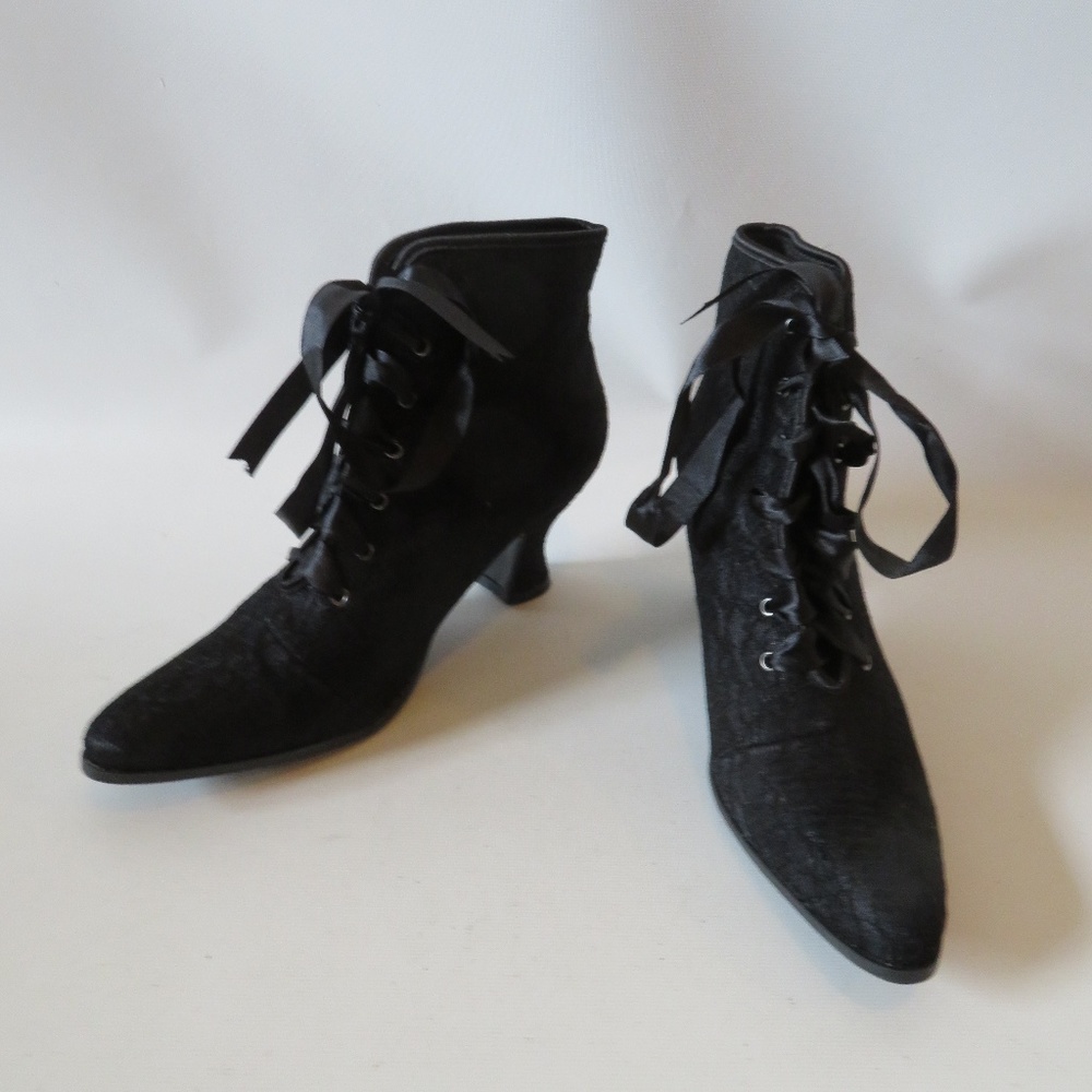 ELLIE "GRANNY BOOTIES" BLACK LACE BOOTIE 9*
